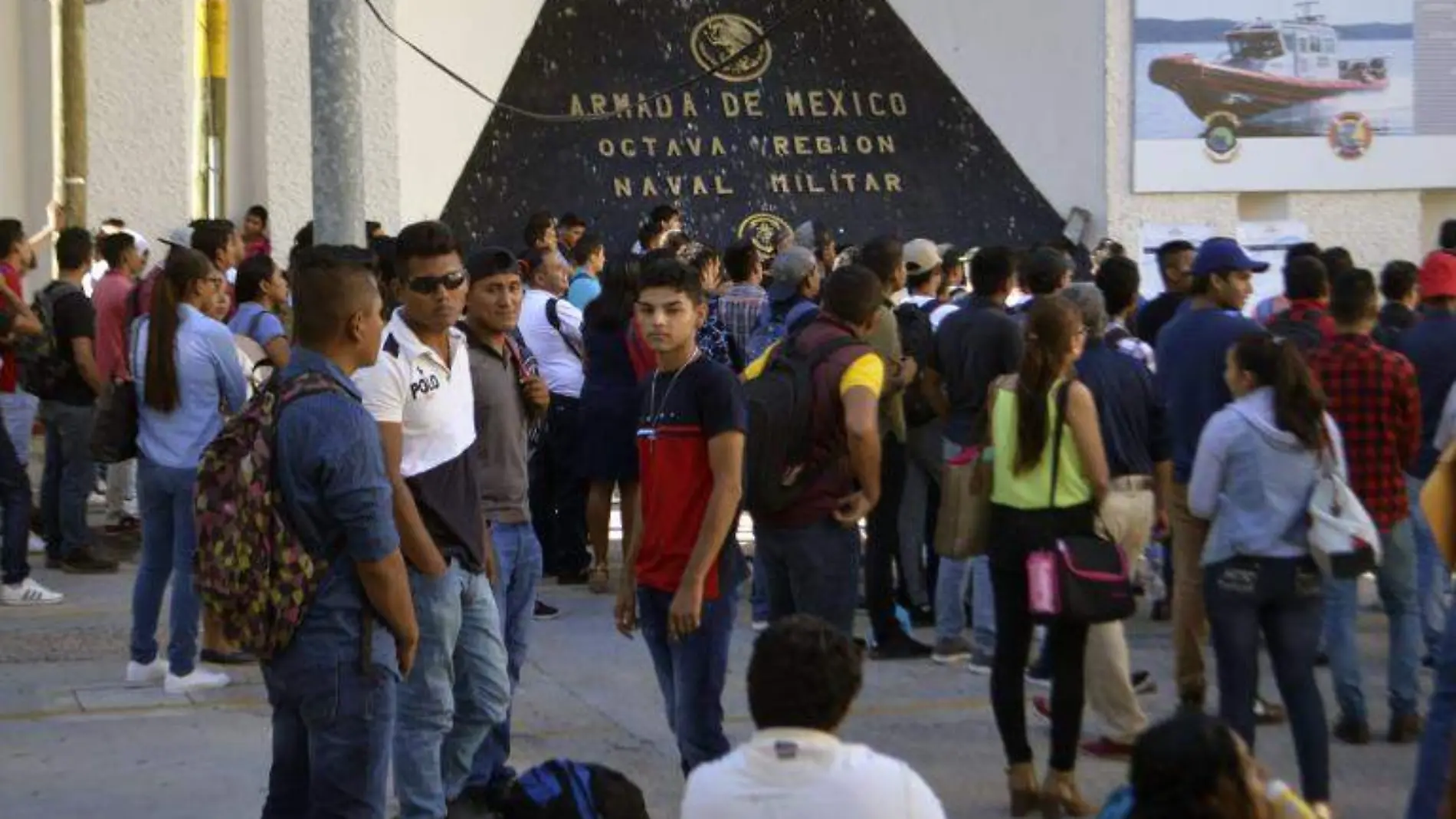 Acapulco - jóvenes buscan enlistarse en la Guardia nacional